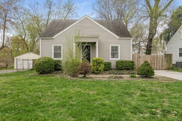 1516 Sharon Dr Louisville, KY 40216